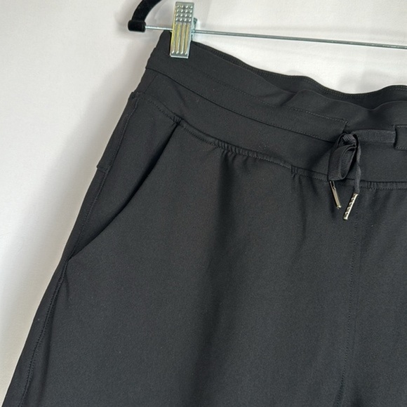 Zyia Active Black Ascend Capri Joggers Size Large - Picture 2 of 8